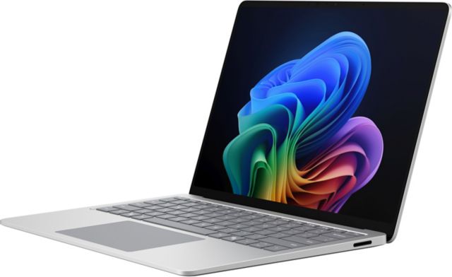 Microsoft Surface Laptop 7 Copilot+ PC 13.8'' - Intel Core Ultra 7 - 32GB RAM - 1TB - Platinum - ONLINE ONLY